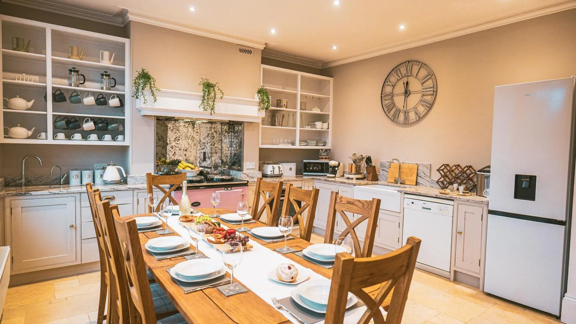 St Michaels Town House - Elegant And Large Holiday Home In The Heart Of Gloucester