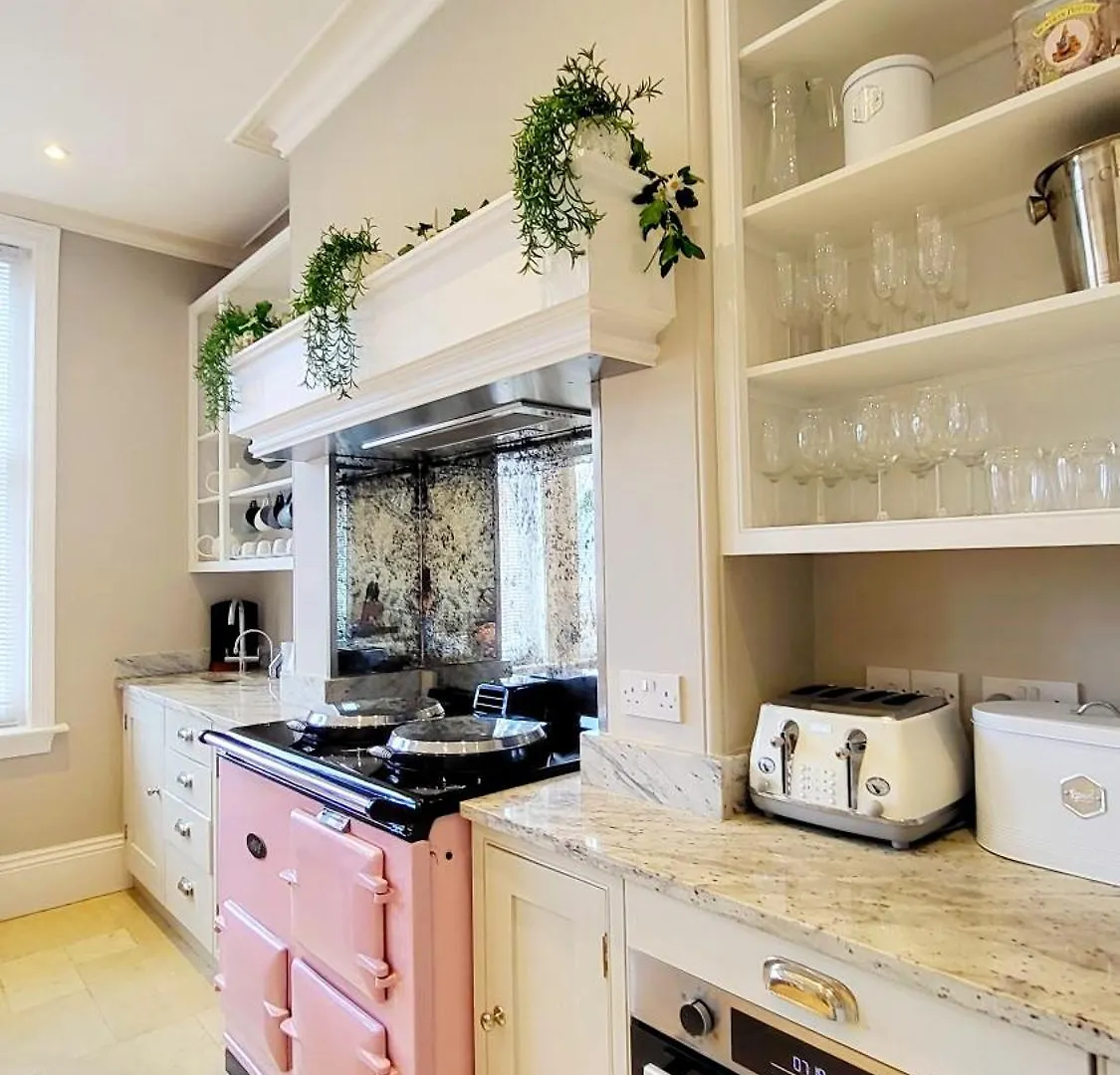 St Michaels Town House - Elegant And Large Holiday Home In The Heart Of Gloucester
