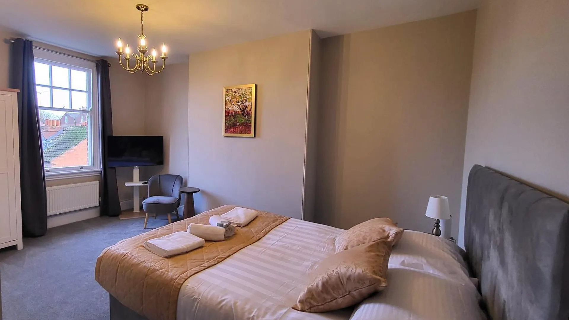 St Michaels Town House - Elegant And Large Holiday Home In The Heart Of Gloucester United Kingdom