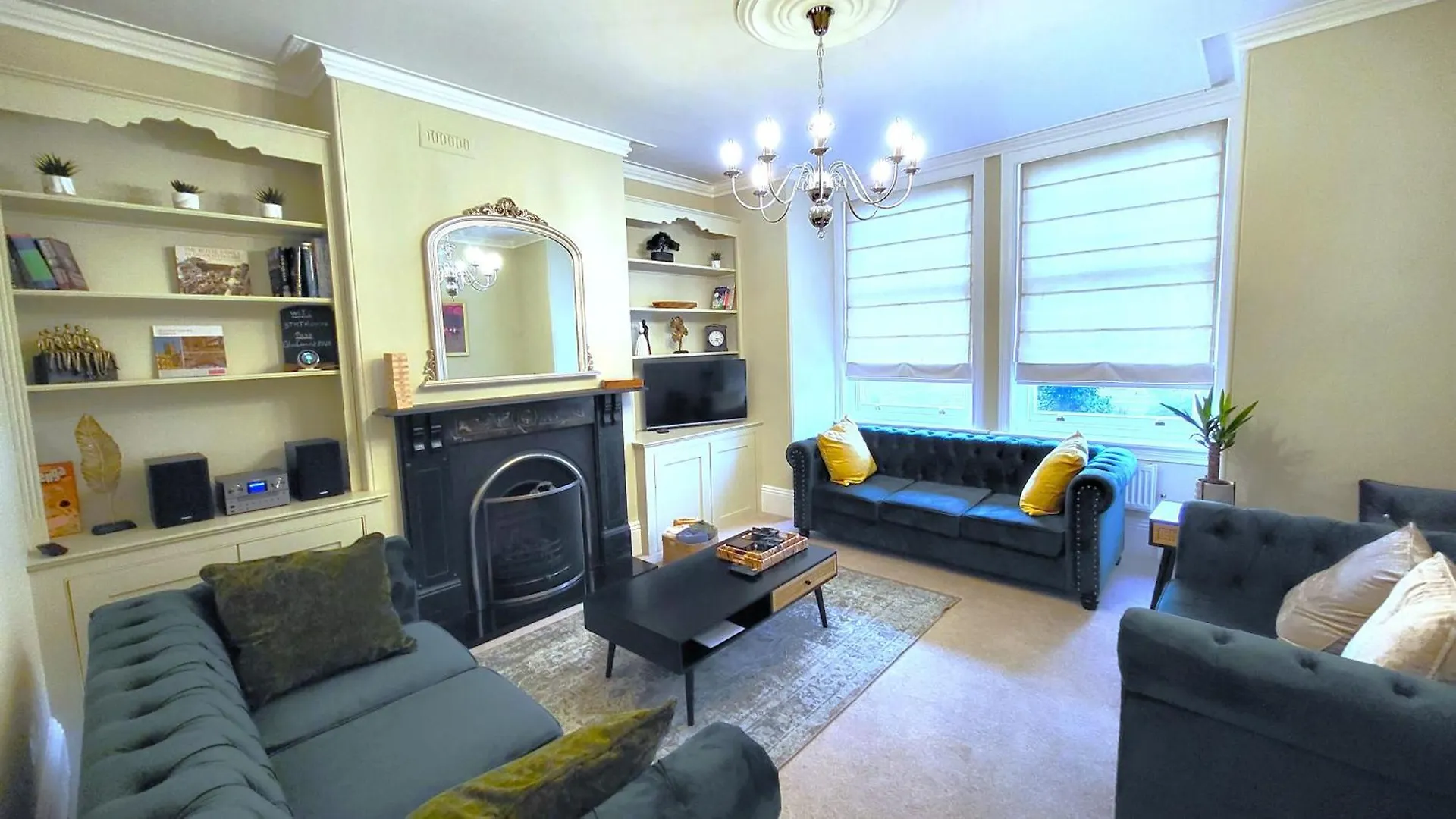 St Michaels Town House - Elegant And Large Holiday Home In The Heart Of Gloucester