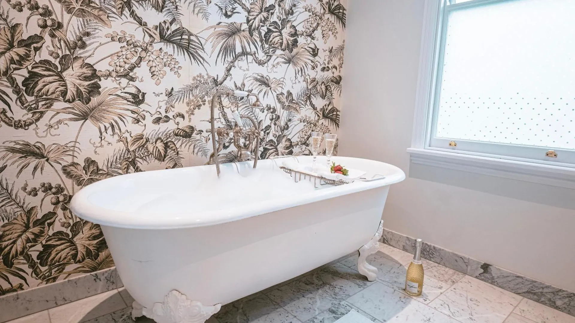 St Michaels Town House - Elegant And Large Holiday Home In The Heart Of Gloucester
