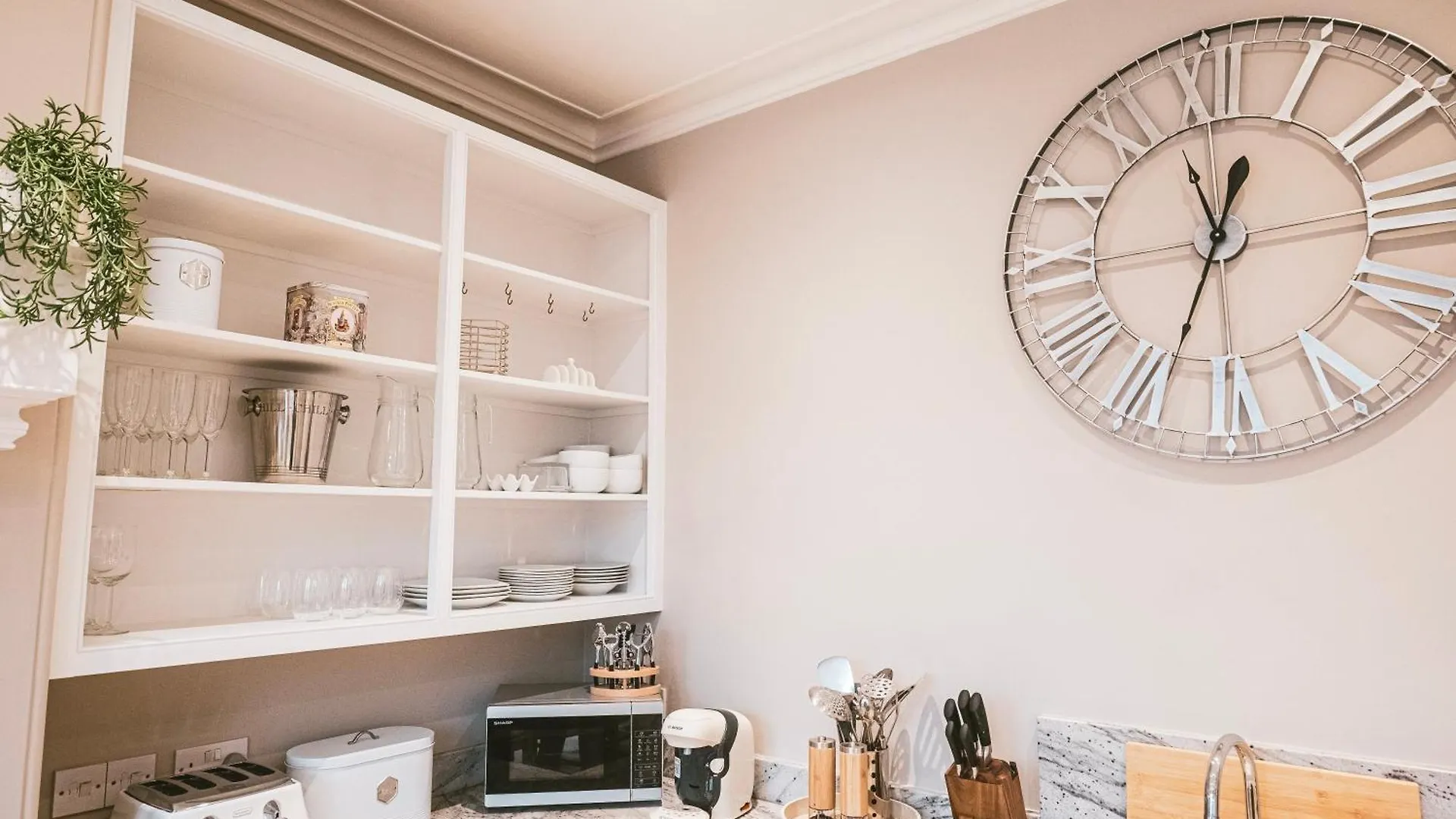 St Michaels Town House - Elegant And Large Holiday Home In The Heart Of Gloucester